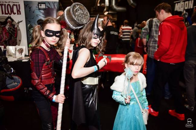 crowd-main-hall-pedro